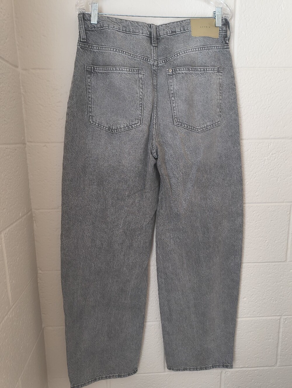 Women's High-Rise Gray Straight-Leg Jeans - Picture 2 of 4